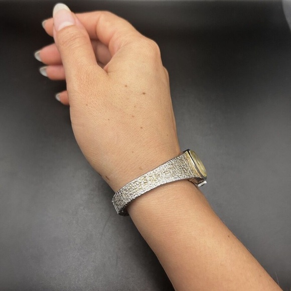 Vintage 1960s Women’s Seiko Watch Rainbow White Gold Tone 18mm Oval 2C20-5759 - Picture 6 of 6